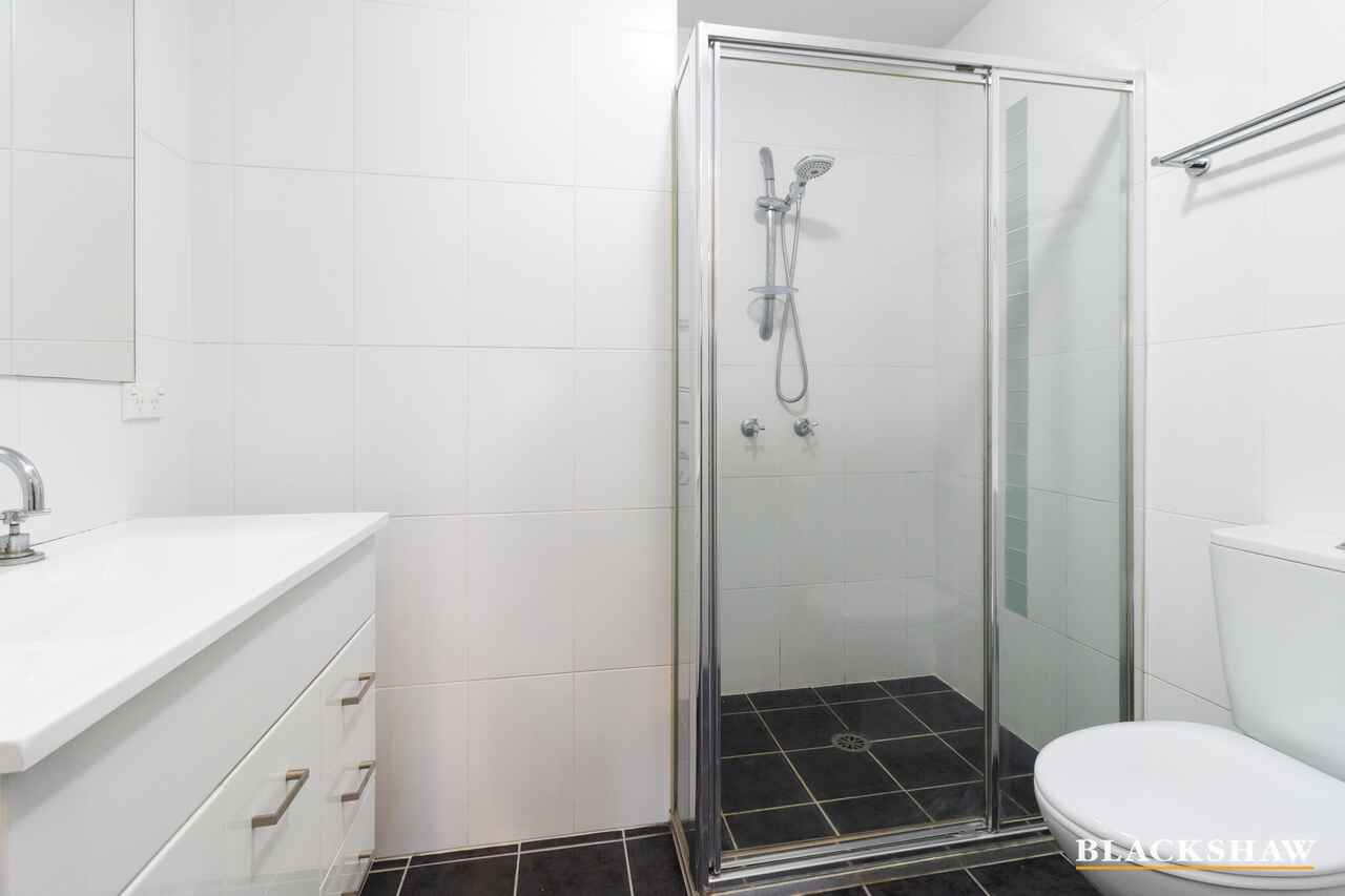 18/10 Burke Crescent Kingston