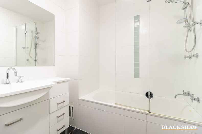 18/10 Burke Crescent Kingston 18/10 Burke Crescent Kingston