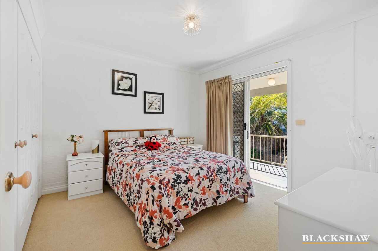 2/2 Lisa Place Sunshine Bay