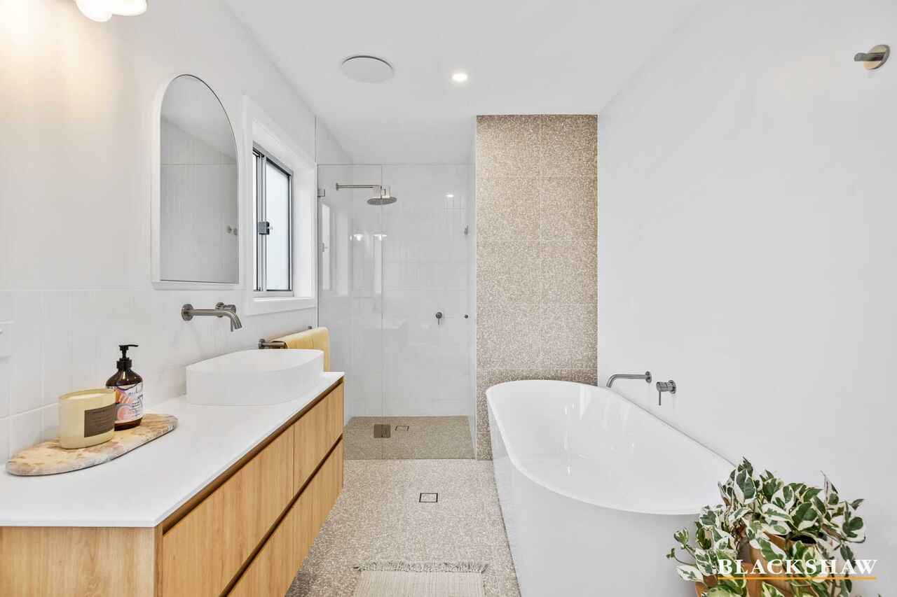 14 Deakin Parade Tomakin