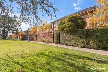 8/3 Ovens Street Griffith