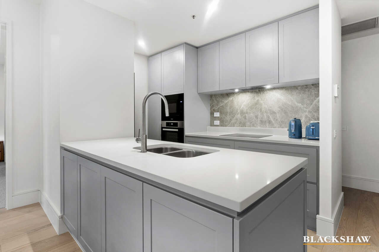 21/1 Lady Nelson Place Red Hill