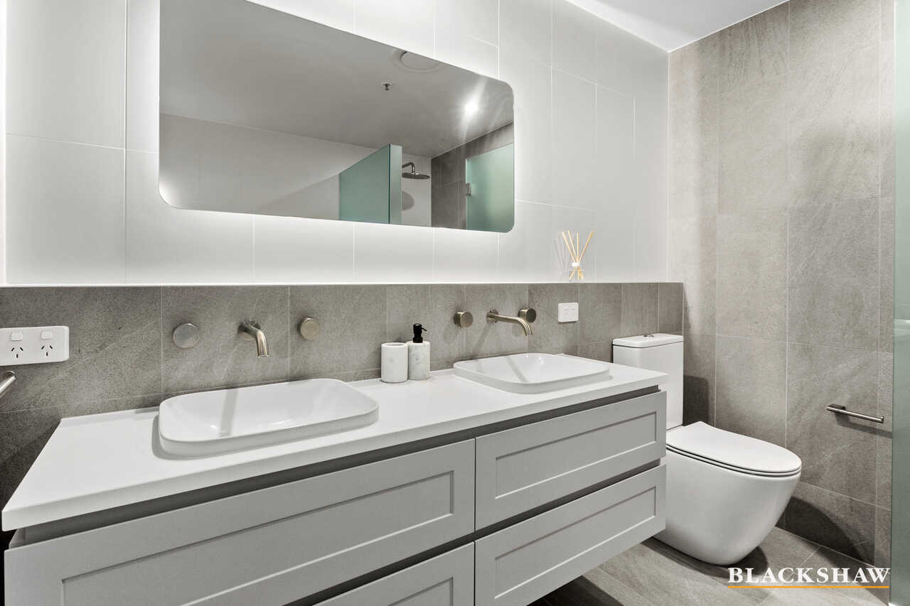 21/1 Lady Nelson Place Red Hill