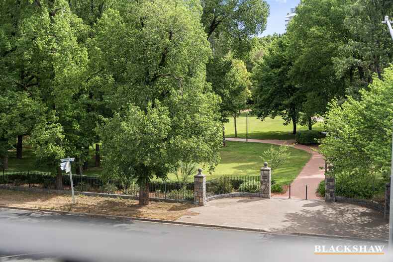 211/1 Boolee Street Reid