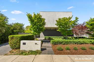 104 Captain Cook Crescent Narrabundah