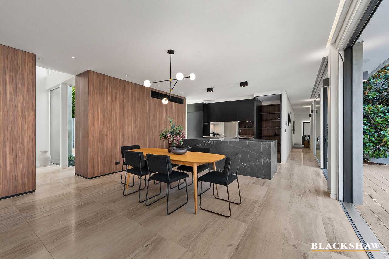 104 Captain Cook Crescent Narrabundah