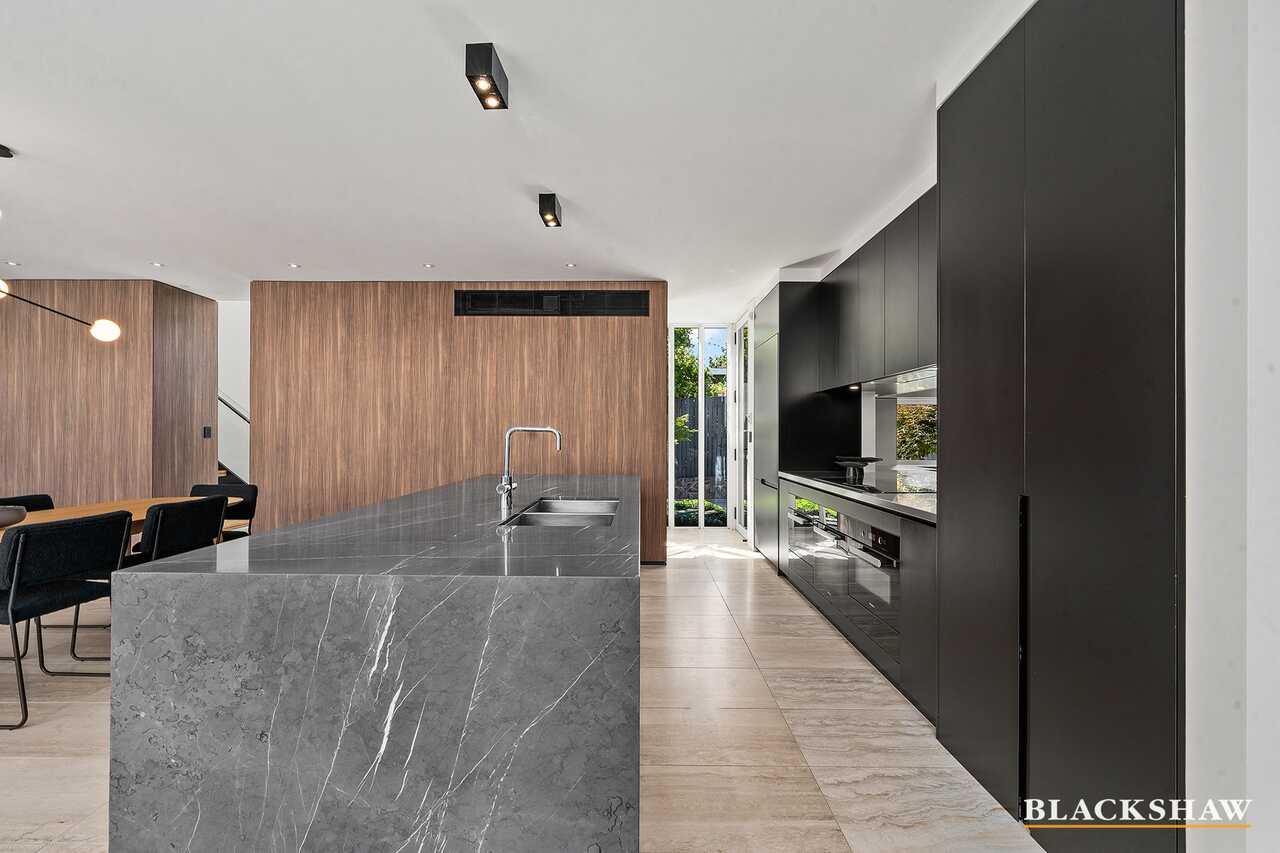 104 Captain Cook Crescent Narrabundah