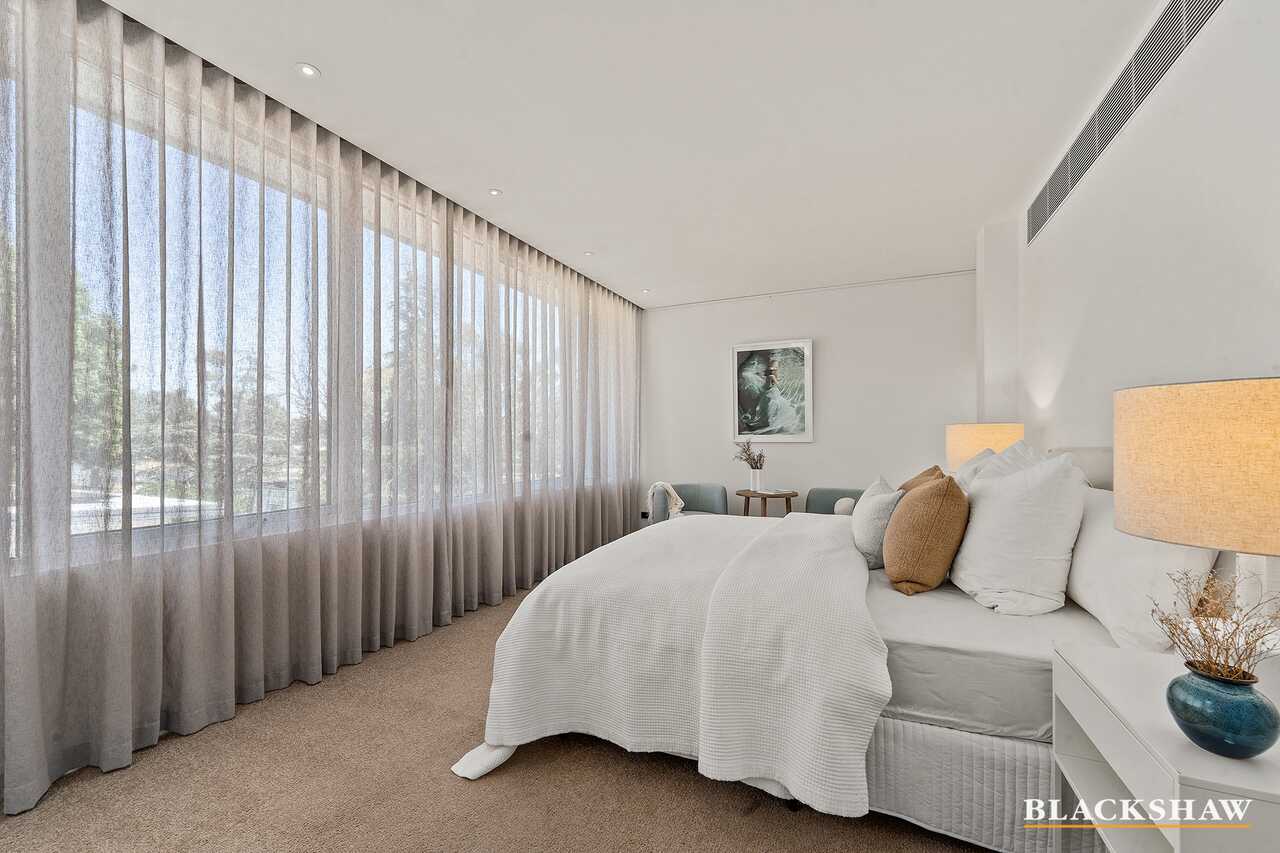 104 Captain Cook Crescent Narrabundah