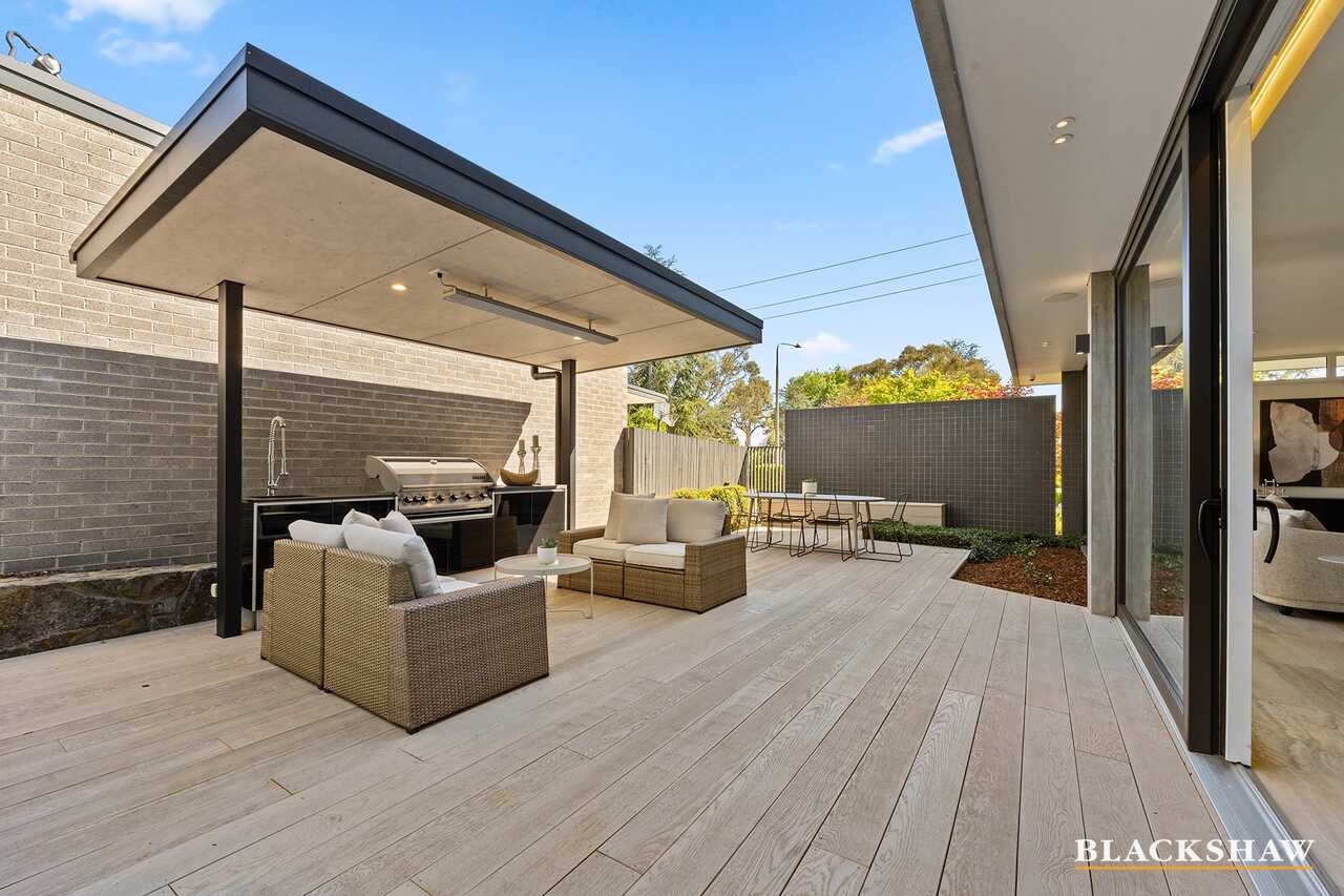 104 Captain Cook Crescent Narrabundah