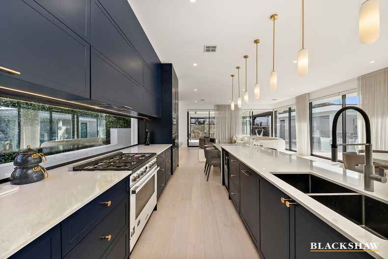 118 Monaro Crescent Red Hill