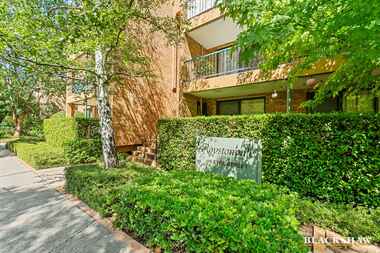 69/8 Eyre Street Griffith