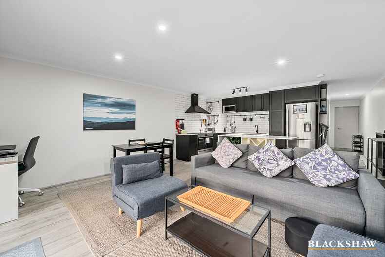 69/8 Eyre Street Kingston