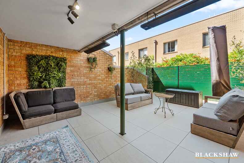 69/8 Eyre Street Kingston