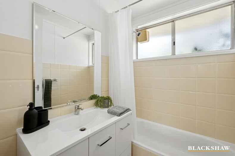 33 Sanderson Close Flynn