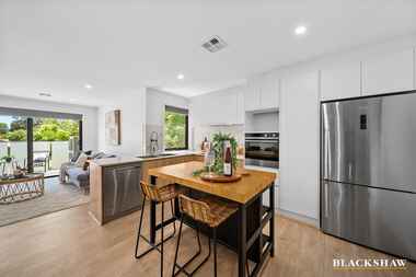 4/64 Goodwin Street Lyneham