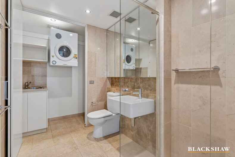 151/15 Coranderrk Street City