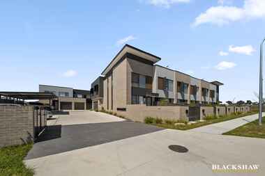 9/2 Mary Street Googong