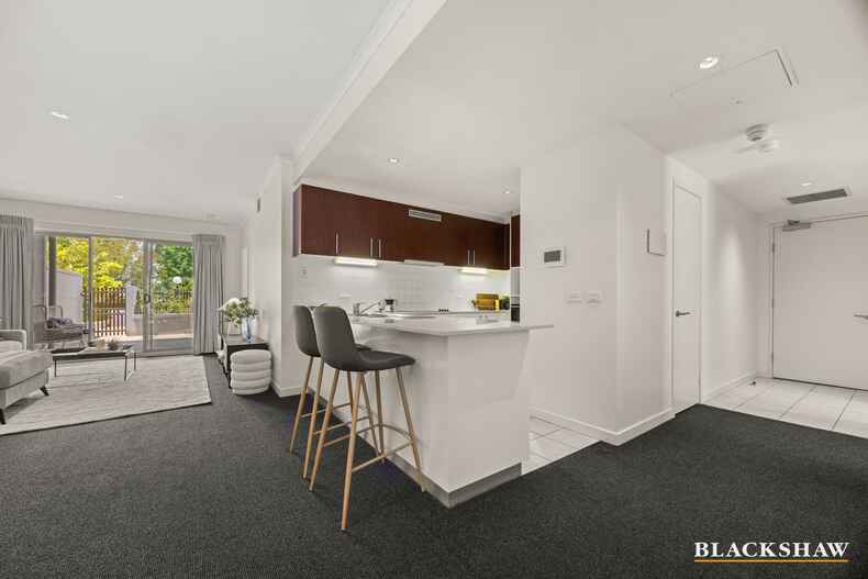 45/14 National Circuit Barton 45/14 National Circuit Barton