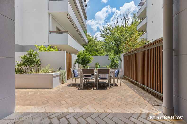 45/14 National Circuit Barton 45/14 National Circuit Barton