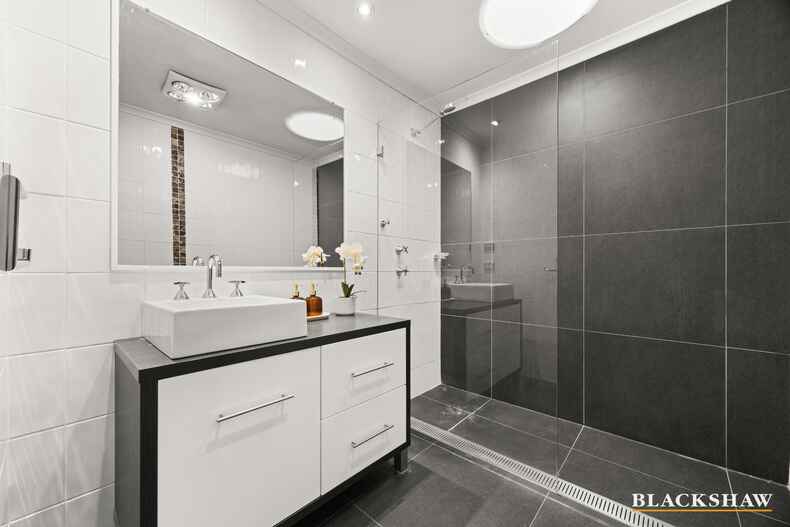 68 Hallen Close Phillip