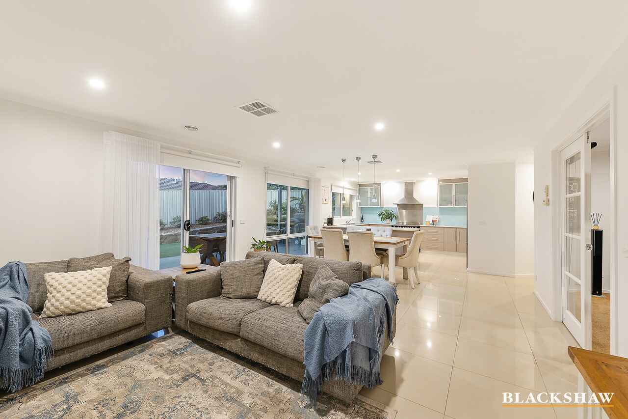 9 Booderee Place Banks