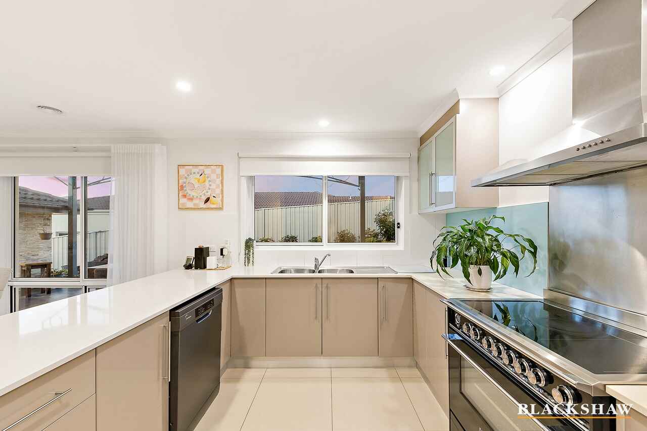 9 Booderee Place Banks