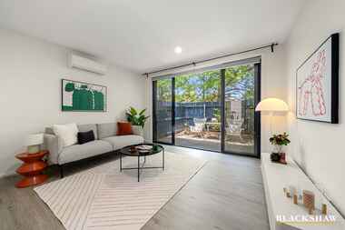 44/135 Easty Street Phillip