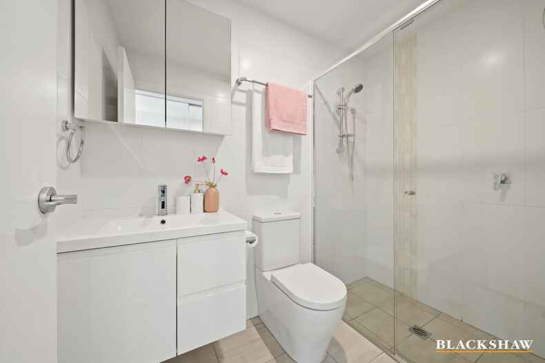 44/135 Easty Street Phillip