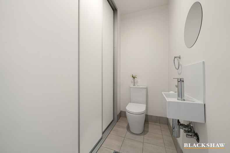 44/135 Easty Street Phillip