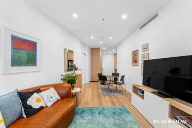 212/21 Captain Cook Crescent Griffith