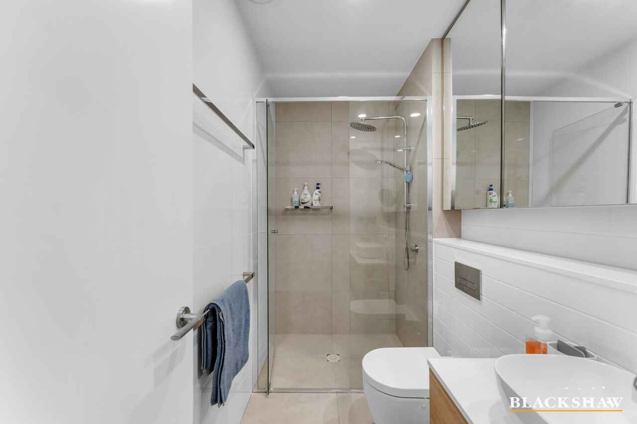 212/21 Captain Cook Crescent Griffith