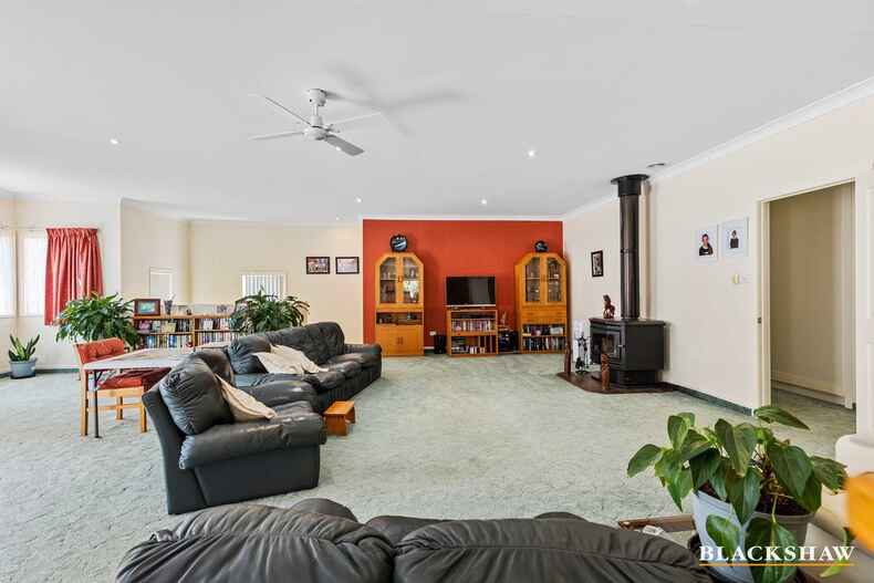 18   Angophora Place Catalina