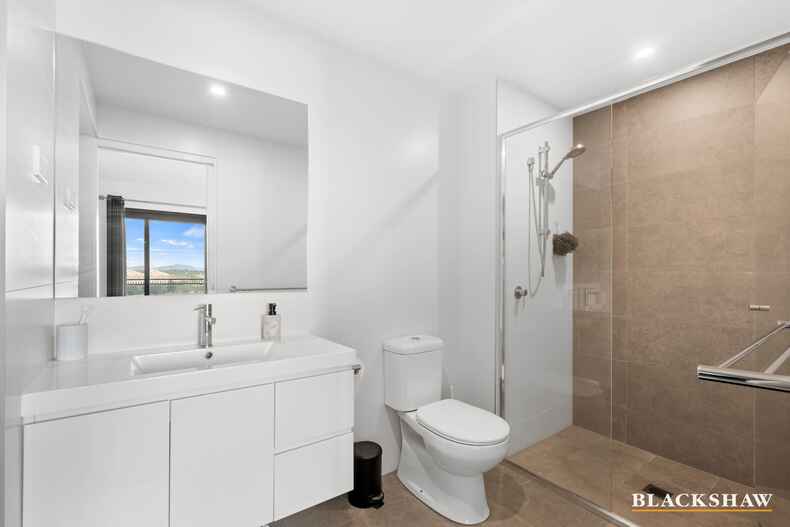 20/200 John Gorton Drive Coombs