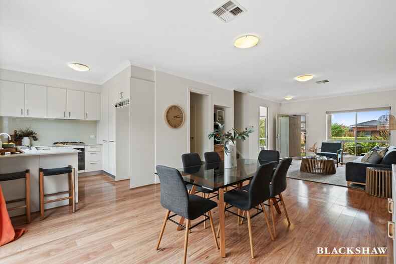 3/50 Peter Cullen Way  Wright