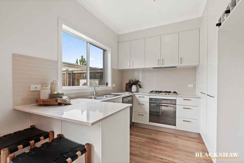 3/50 Peter Cullen Way  Wright