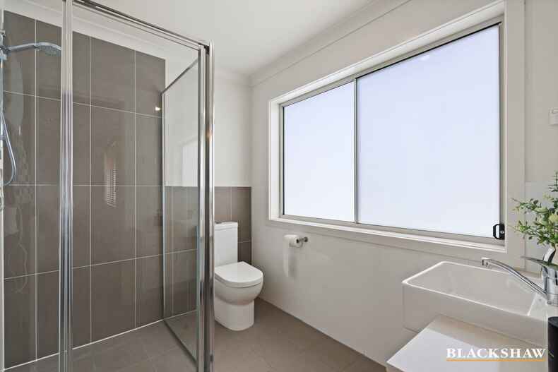 3/50 Peter Cullen Way  Wright