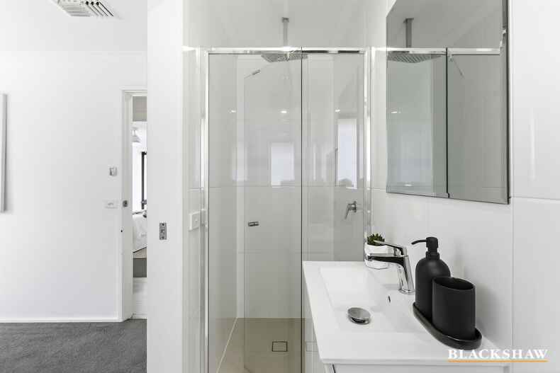 8 De Smet Place Fraser