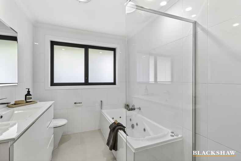 8 De Smet Place Fraser