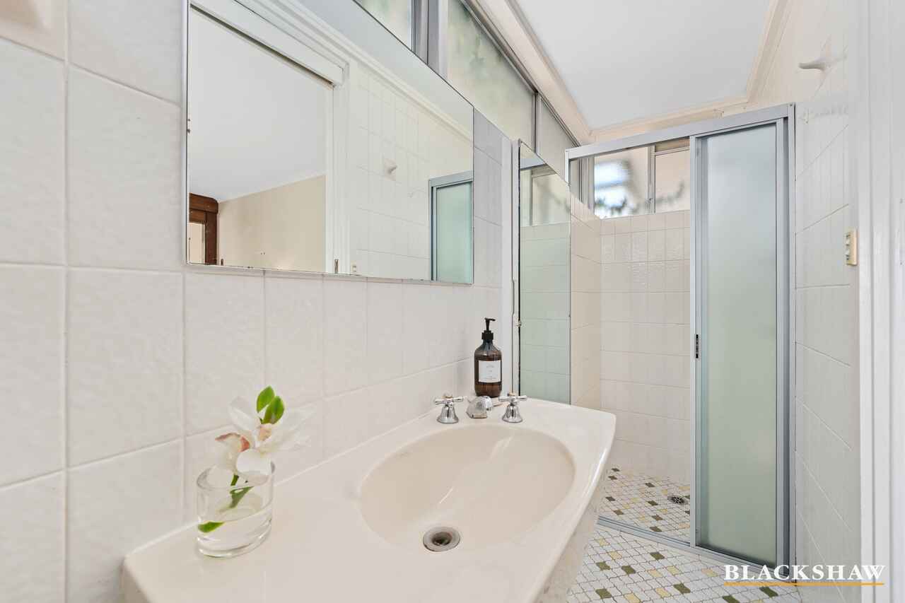 12 Caley Crescent Narrabundah