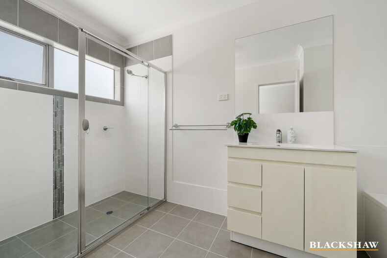 43/41 Philip Hodgins Street Wright