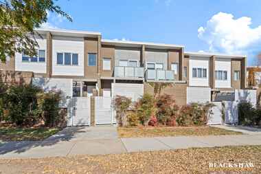 32/1 Arthur Blakeley Way Coombs