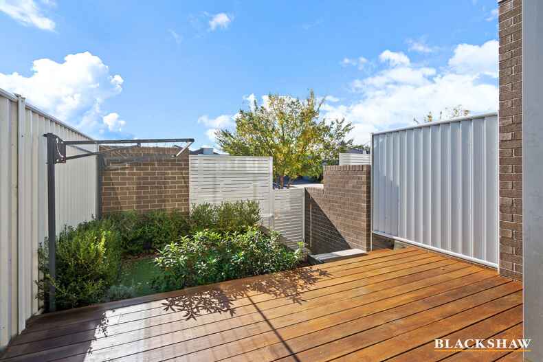 32/1 Arthur Blakeley Way Coombs