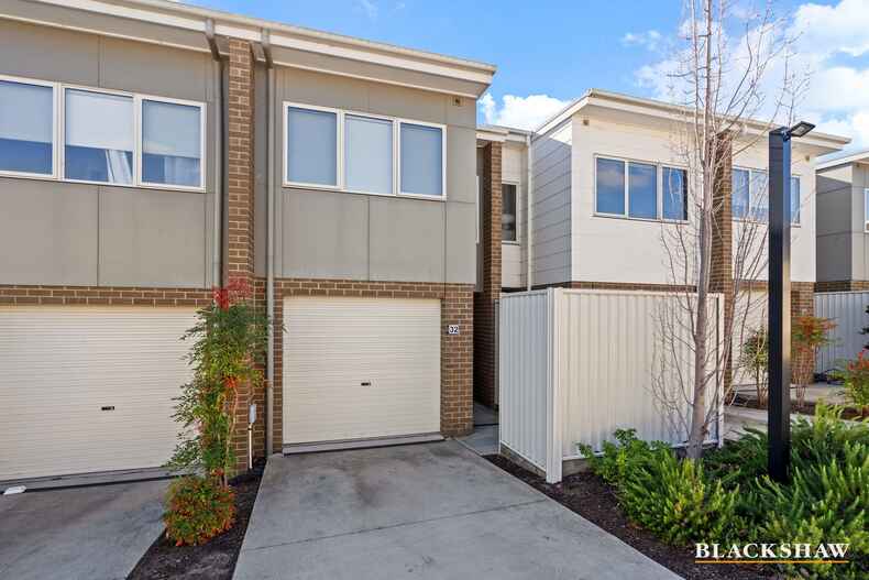 32/1 Arthur Blakeley Way Coombs