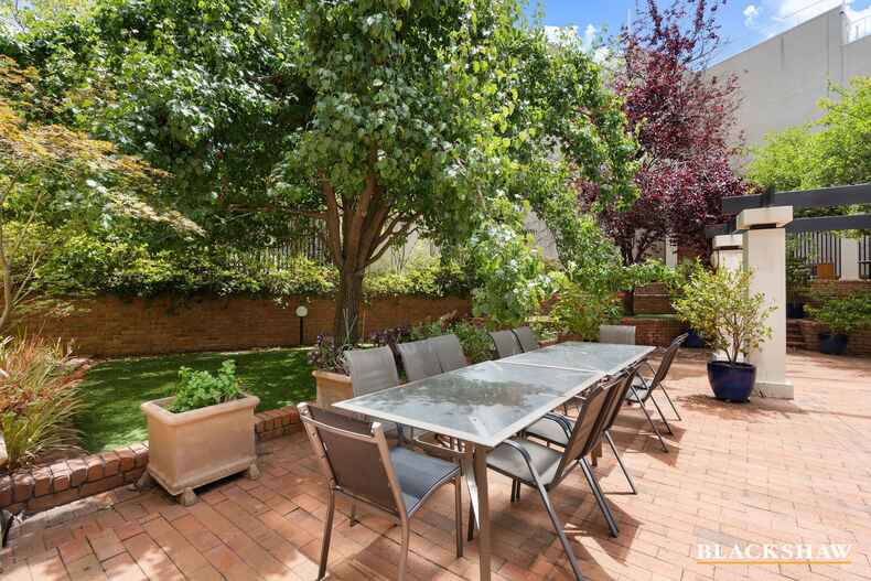 1104/2 Marcus Clarke Street City