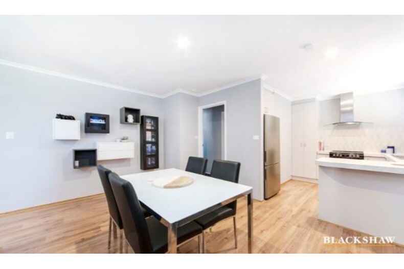 3 Revell Close Gordon