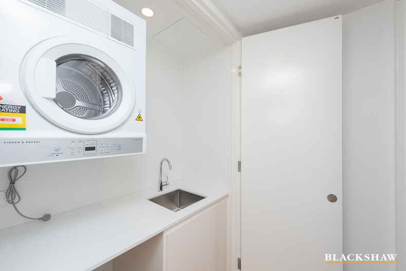 10/7 State Circle Forrest