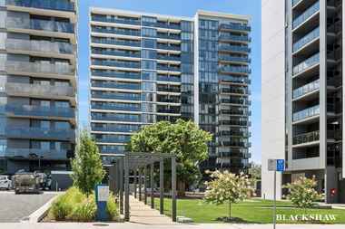 141/11 Irving Street Phillip