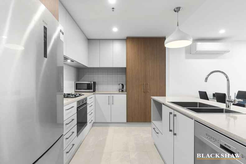 141/11 Irving Street Phillip