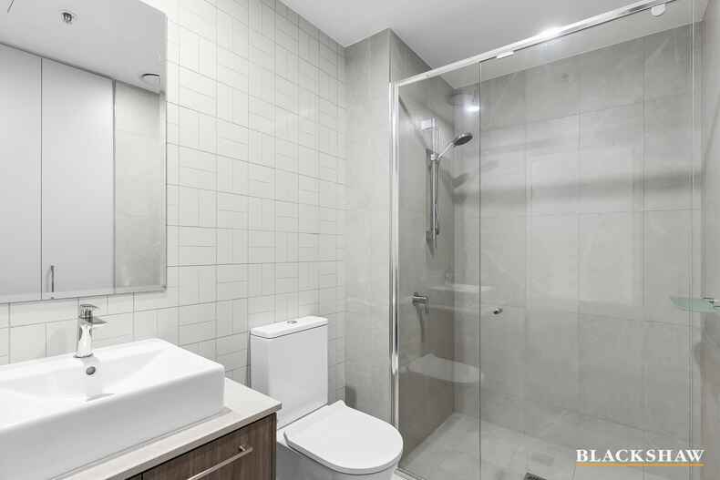 141/11 Irving Street Phillip