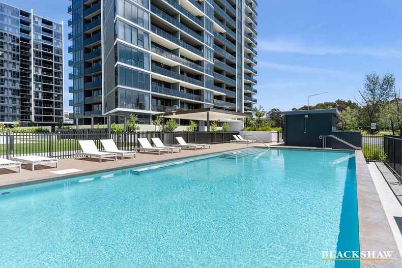 141/11 Irving Street Phillip